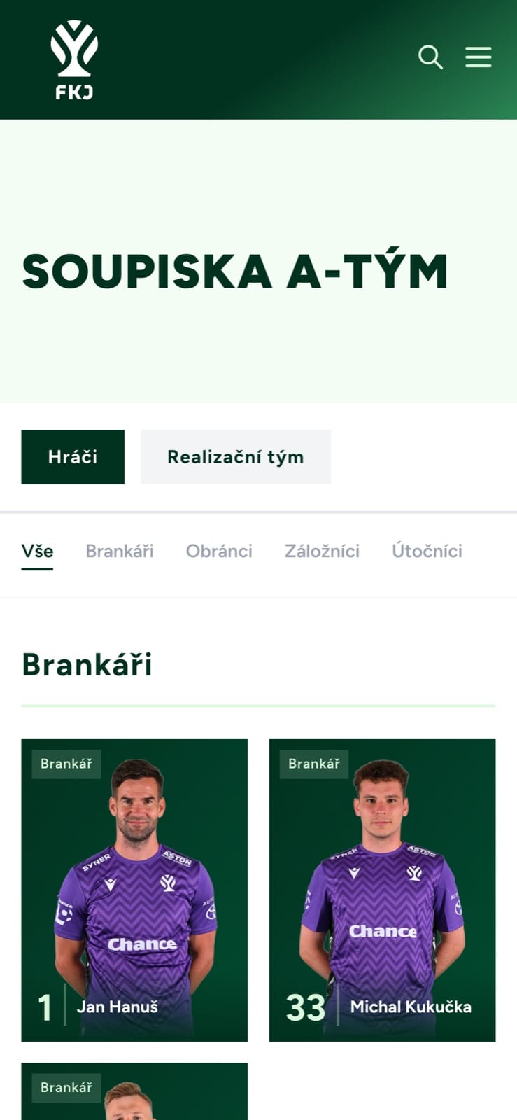 The mobile squad page with position tabs and goalkeeper cards.